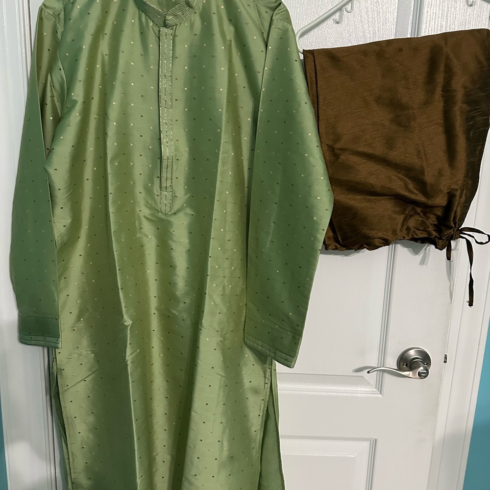 Green Traditional Kurta with Brown Scarf